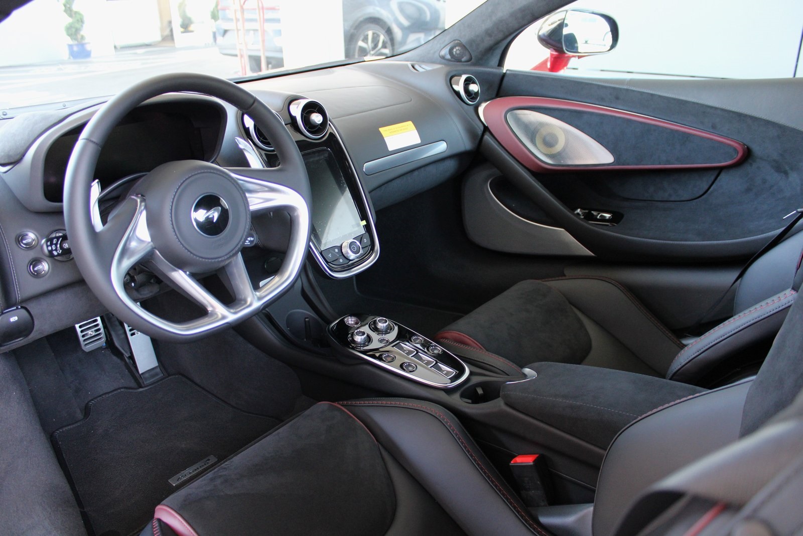 2025 Mclaren GTS photo 3