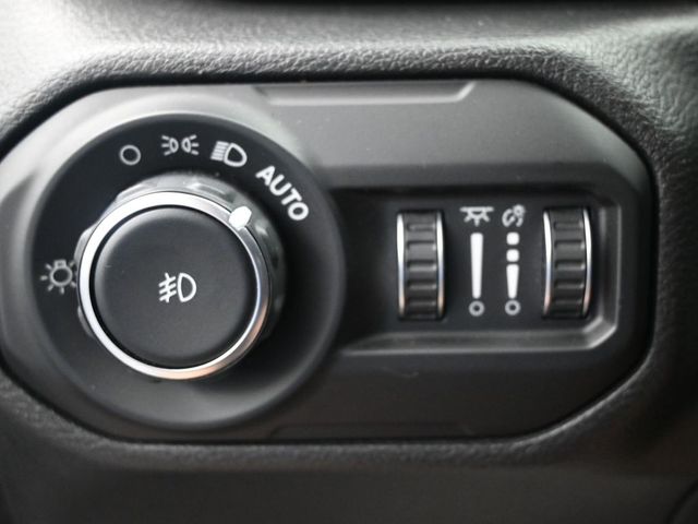 2021 Jeep Wrangler Unlimited Sahara photo 7