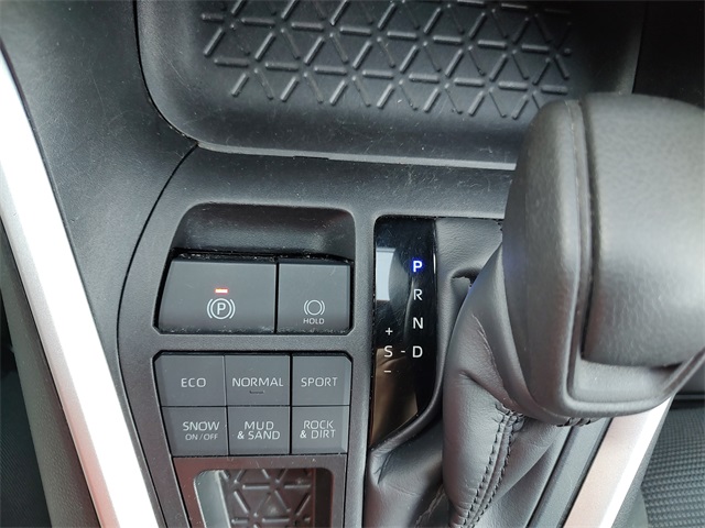 2024 Toyota RAV4 LE photo 21