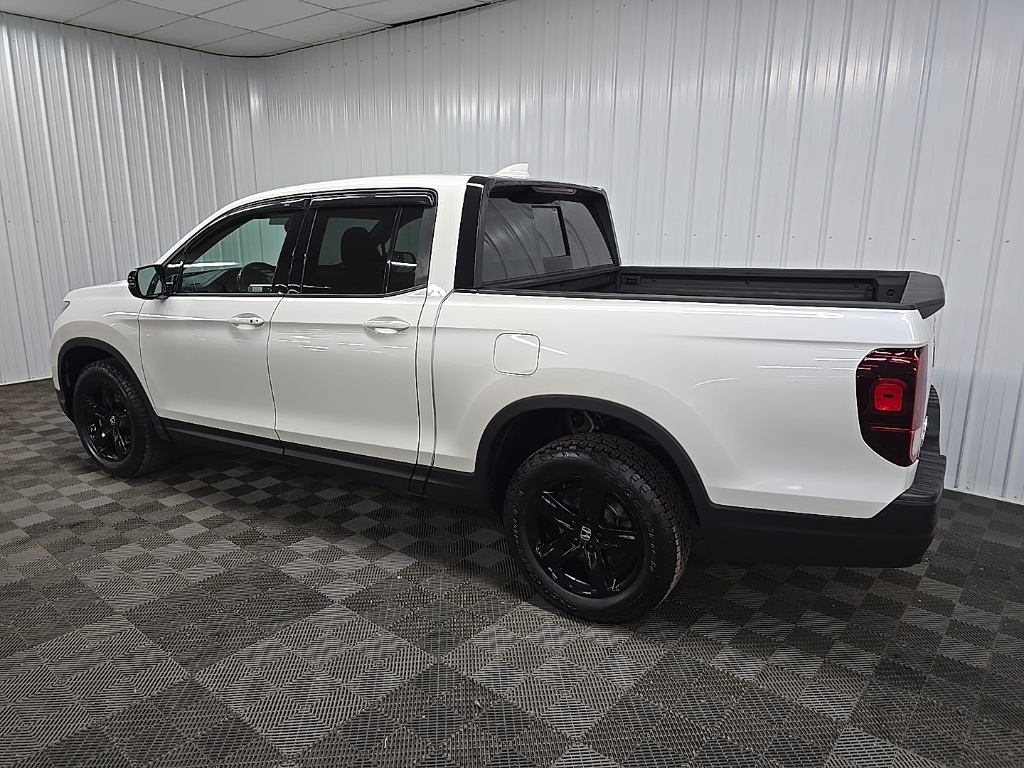 2021 Honda Ridgeline Black Edition photo 4