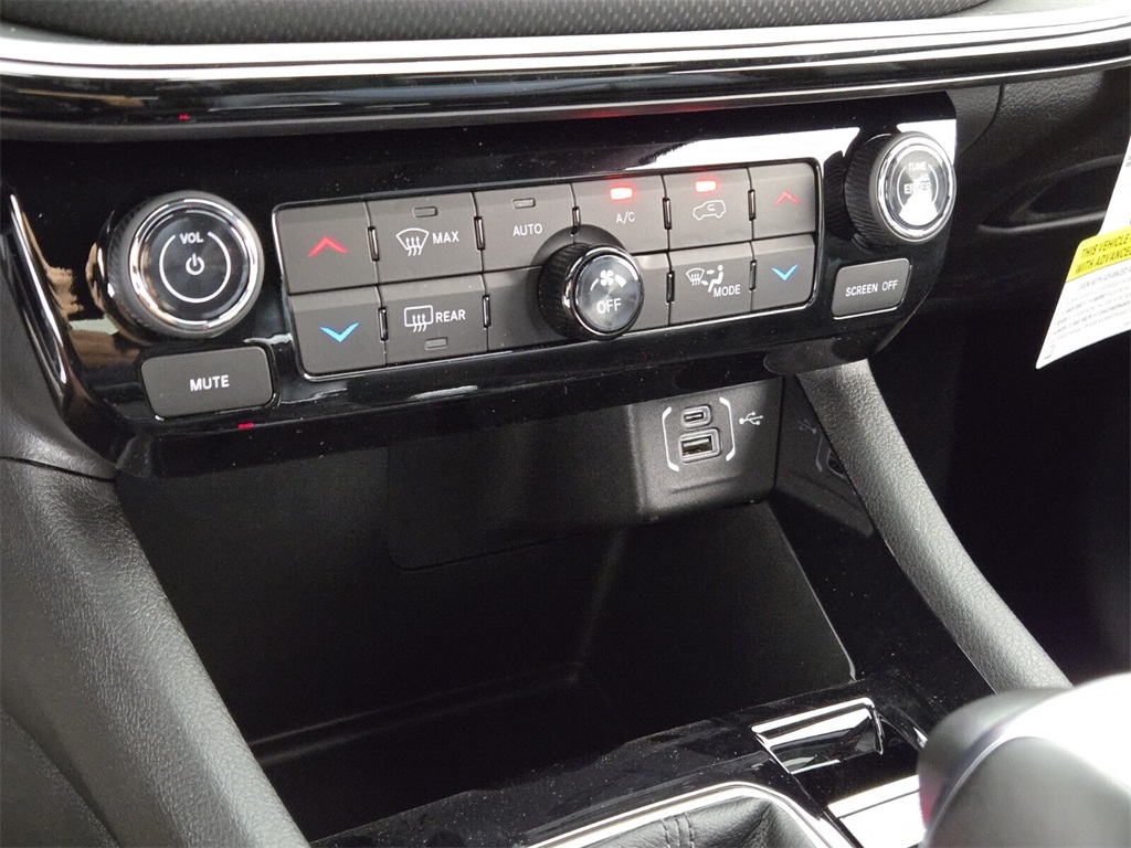 2025 Jeep Compass Limited photo 13