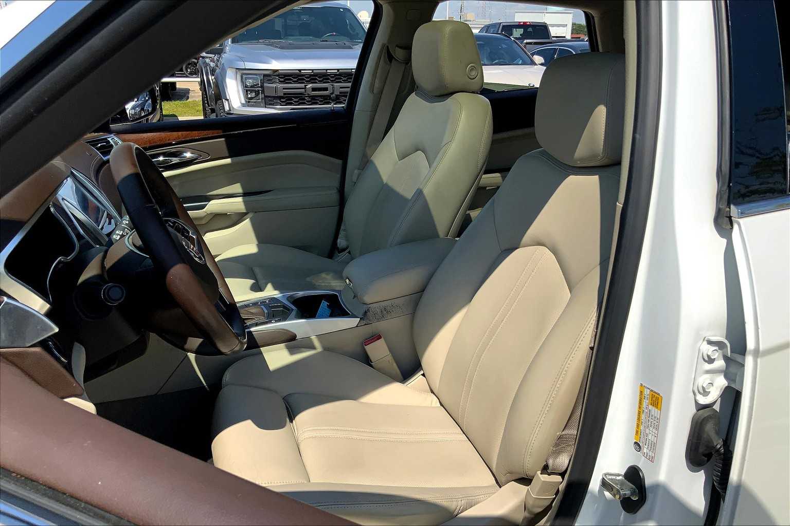 2015 Cadillac SRX Luxury photo 7