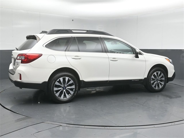 2017 SUBARU OUTBACK - Image 4