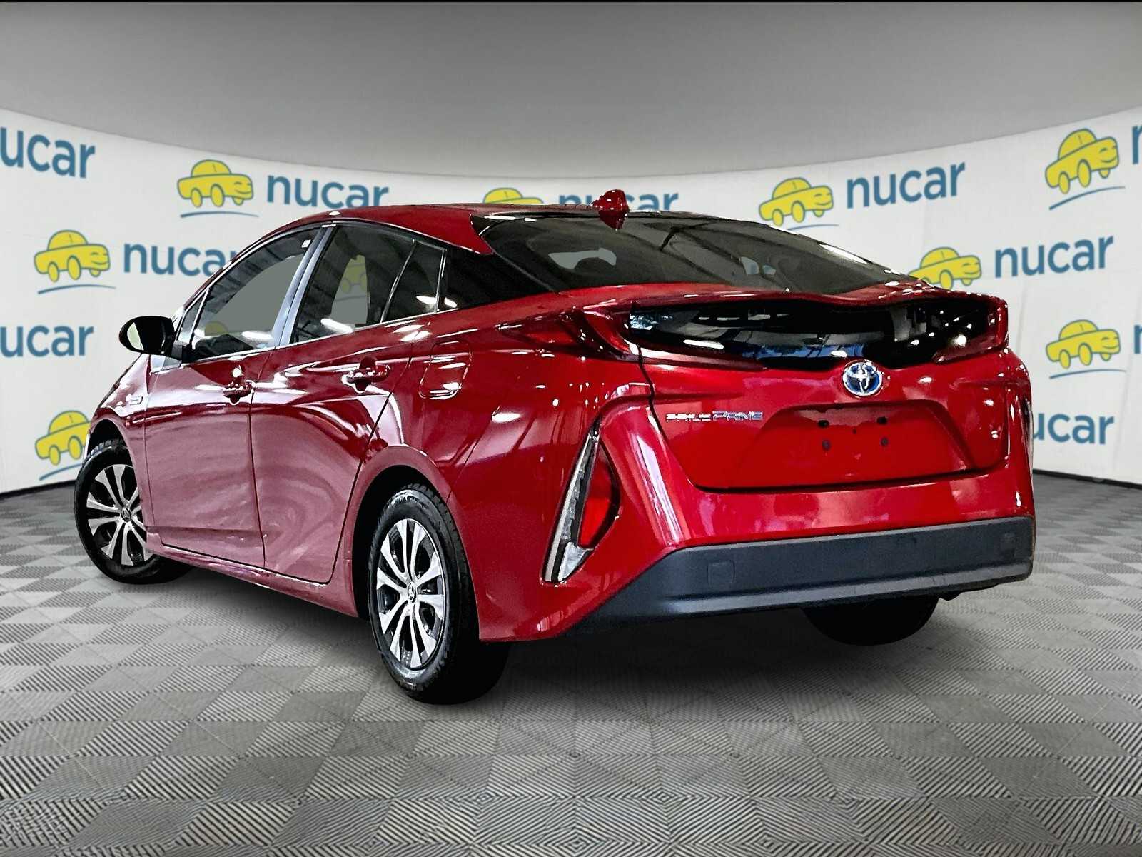 2021 Toyota Prius Prime LE photo 4