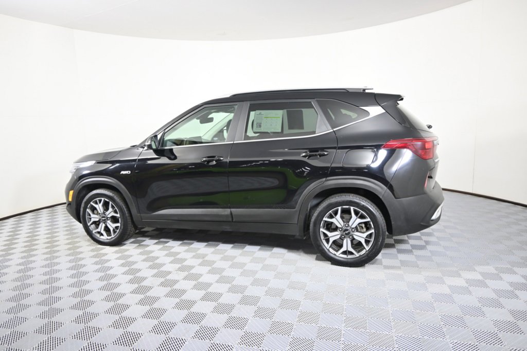 2022 Kia Seltos EX photo 3