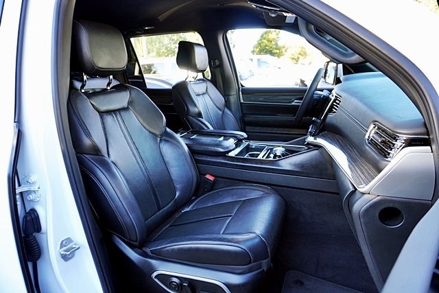 Used 2022 White Jeep Series II image 11