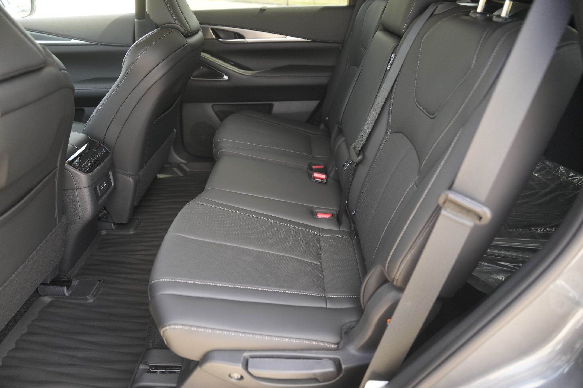 2026 Infiniti QX60 Luxe photo 18