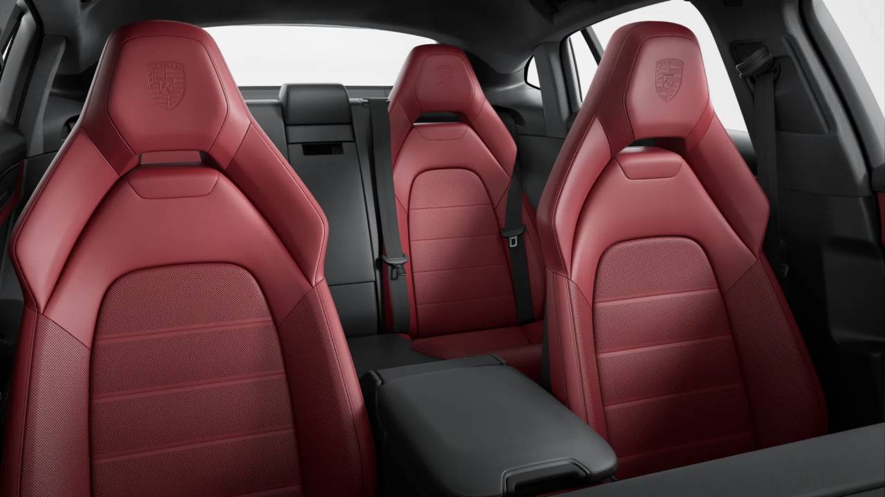 2025 Porsche Panamera E-Hybrid 4 photo 10