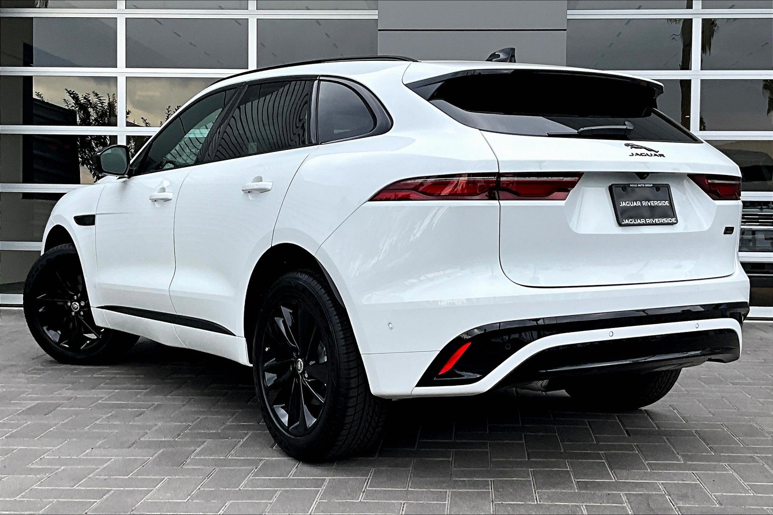 2026 Jaguar F-PACE P250 R-Dynamic S photo 2
