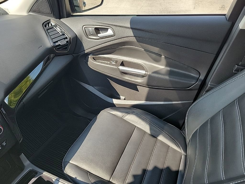 2018 Ford Escape Titanium photo 23
