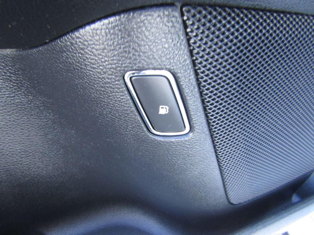 2019 Ford Fusion Hybrid SEL photo 14