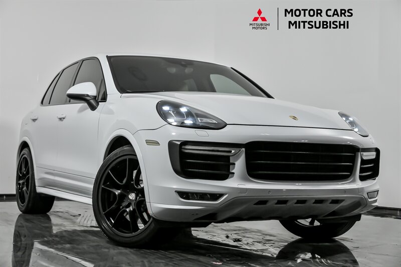 2016 Porsche Cayenne GTS