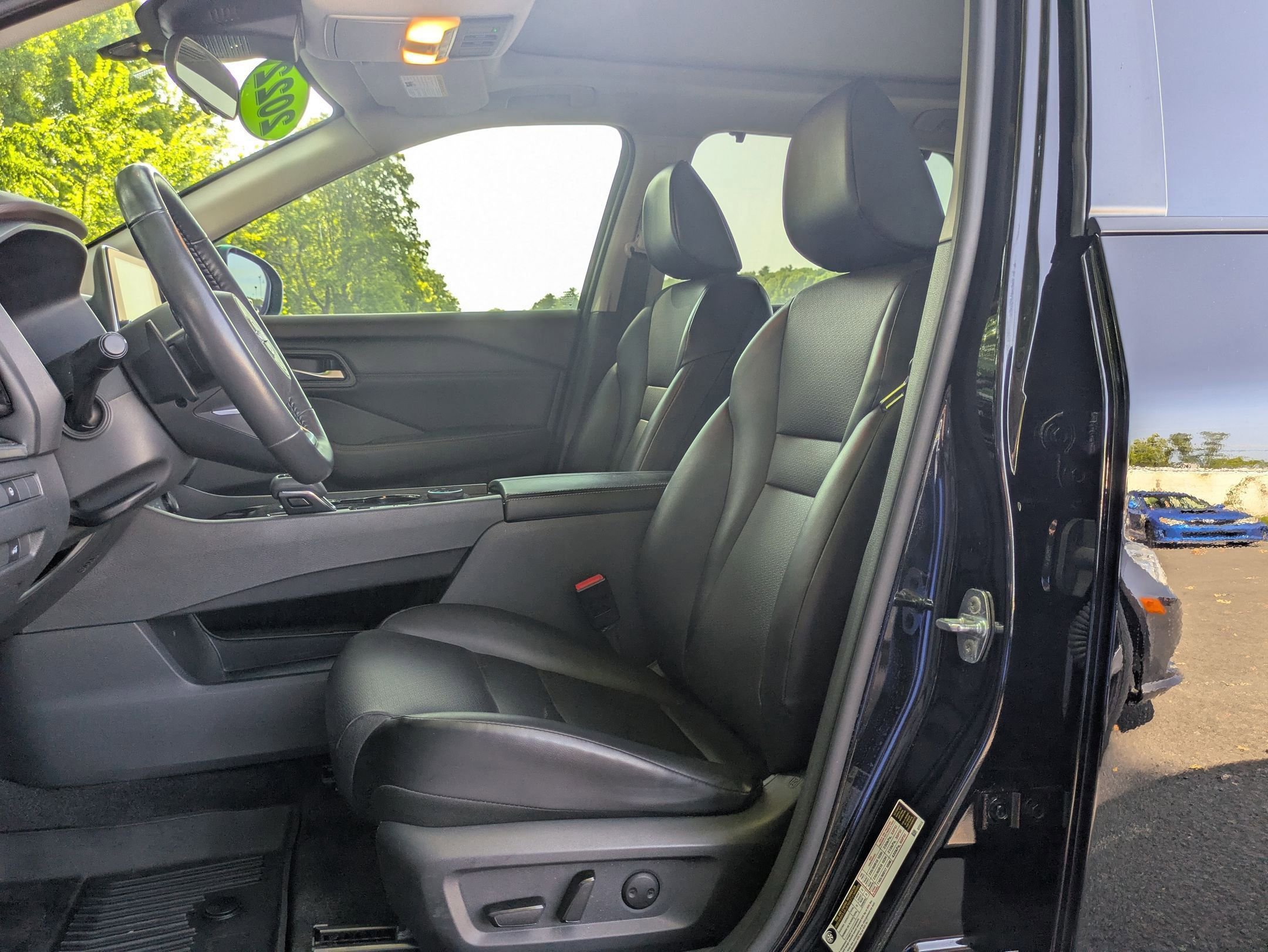2022 Nissan Rogue SV photo 10