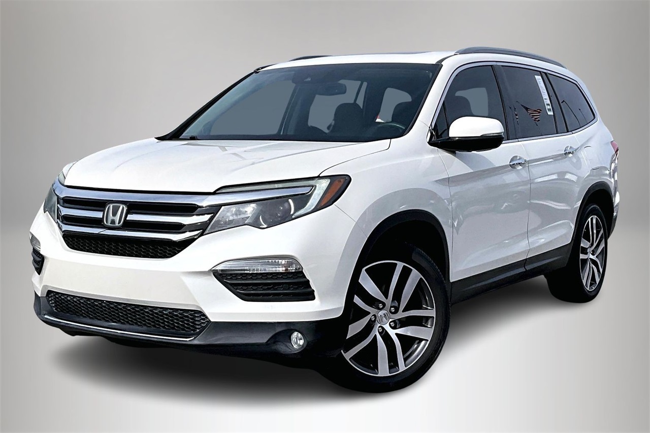 2016 Honda Pilot Touring's photo
