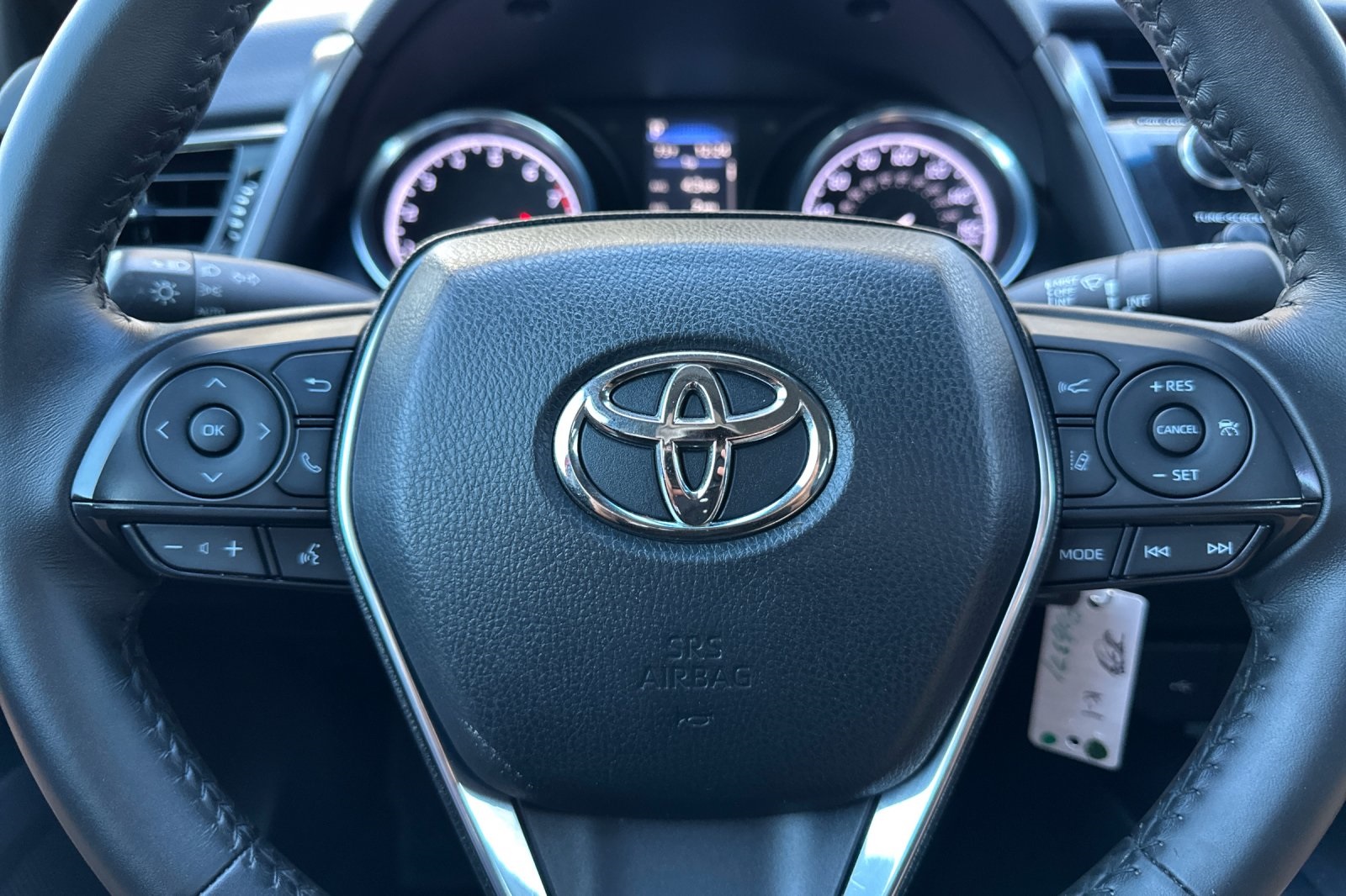 2020 Toyota Camry SE photo 20