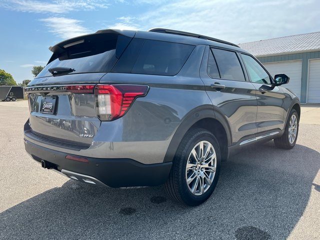 2025 Ford Explorer photo 5