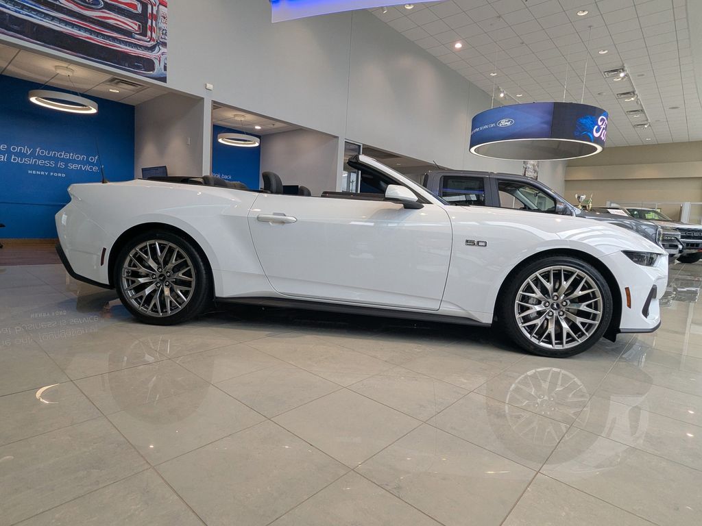 2025 Ford Mustang GT Premium photo 3