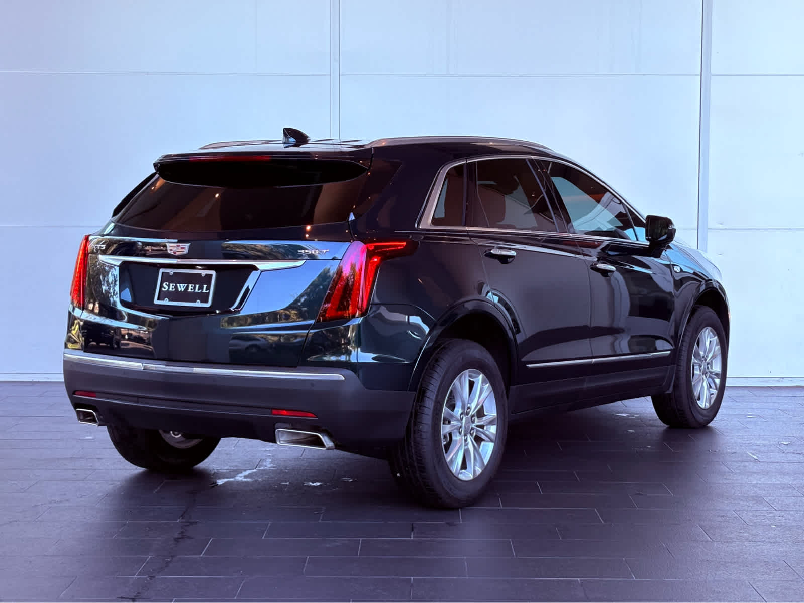 2025 Cadillac XT5 Luxury photo 3