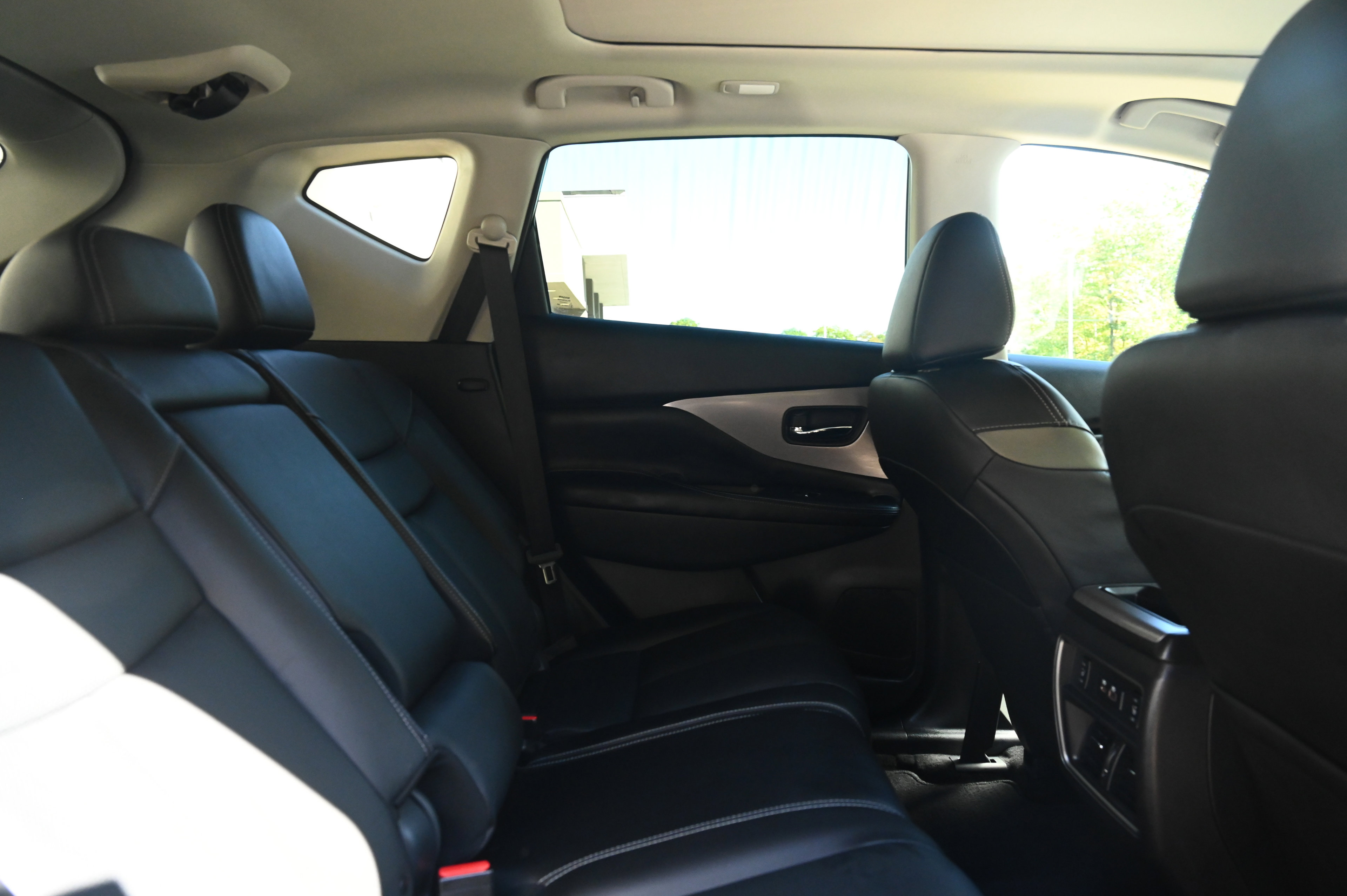 2024 Nissan Murano SL photo 23