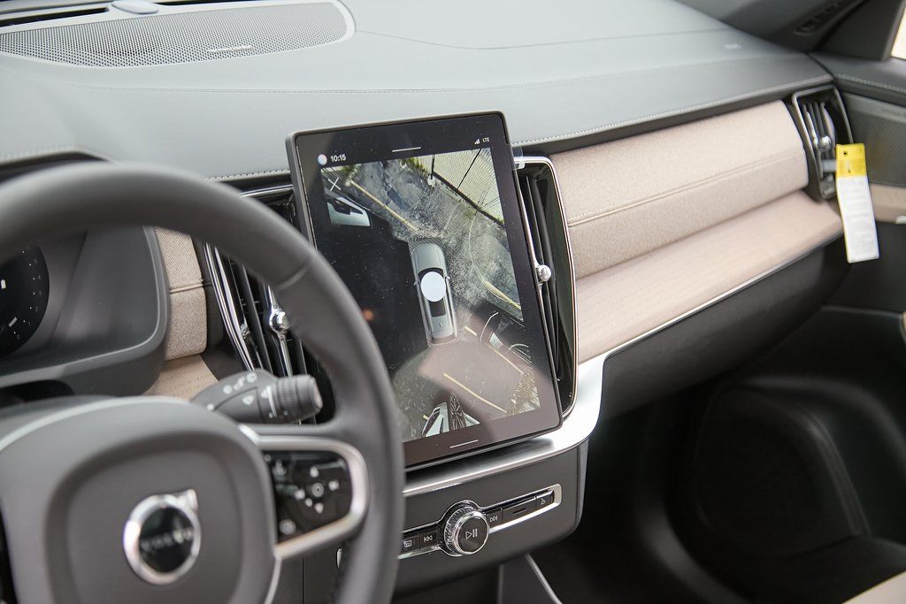 2026 VOLVO XC90 - Image 13