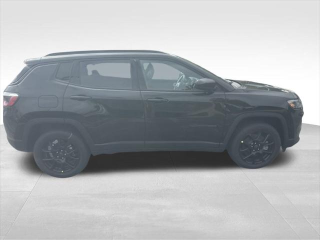 2026 Jeep Compass Latitude photo 13
