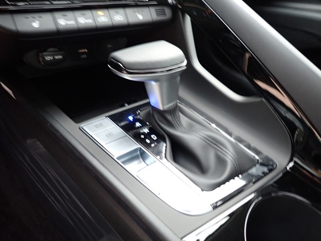 2025 Hyundai Elantra Limited photo 16
