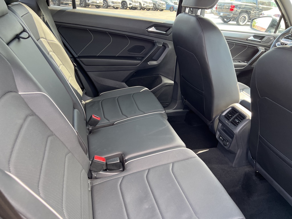 2022 Volkswagen Tiguan SEL Premium R-Line photo 14