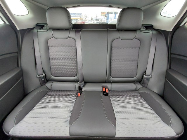 2025 Chevrolet Trax LT photo 16