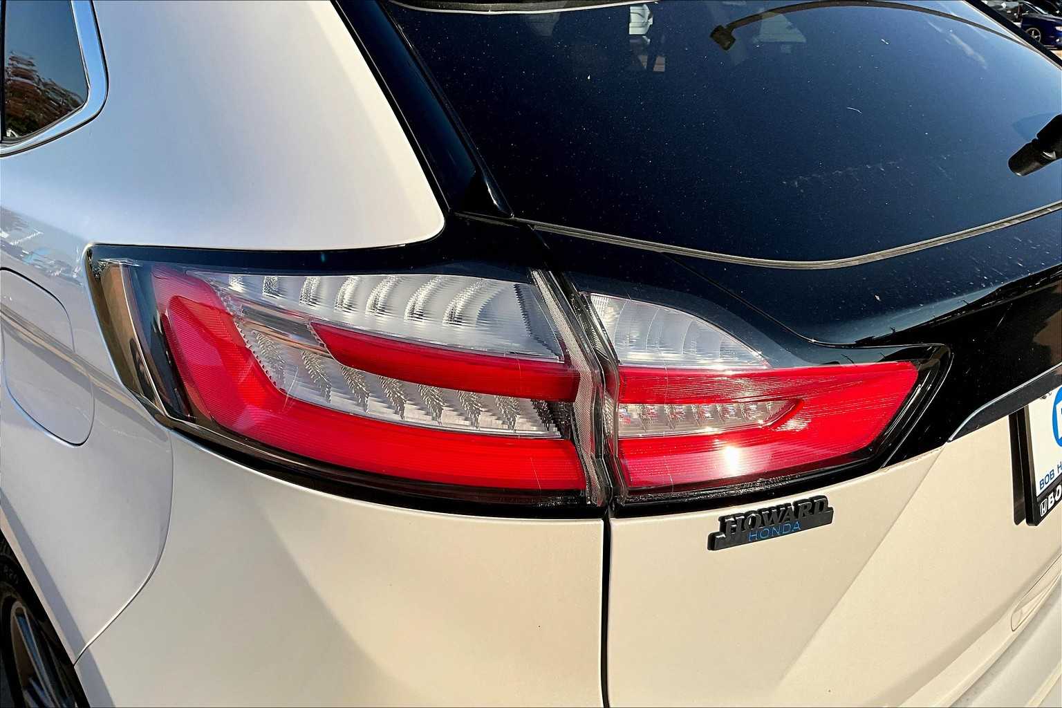 2019 Ford Edge Titanium photo 24