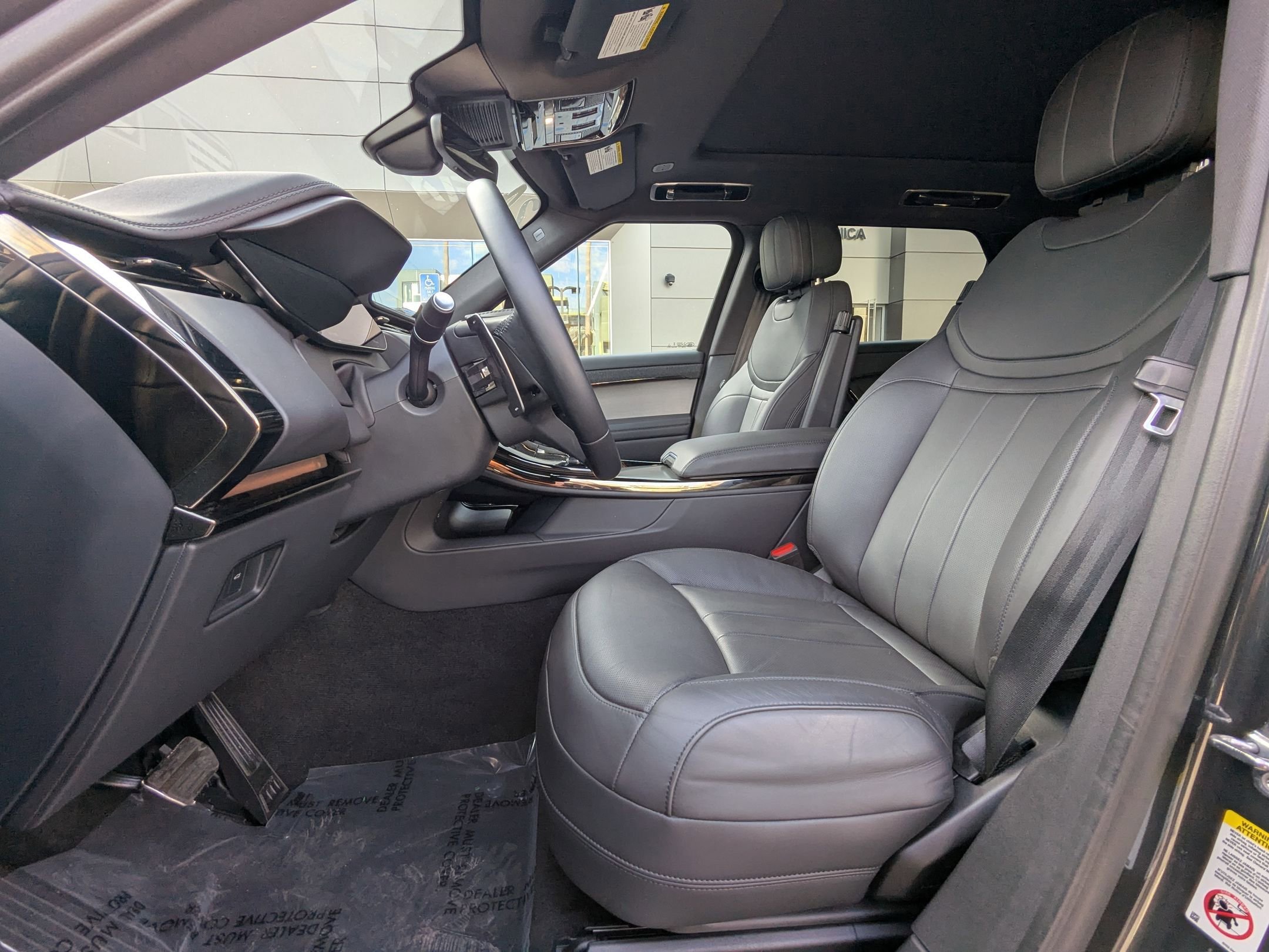 2024 Land Rover Range Rover Sport SE photo 16