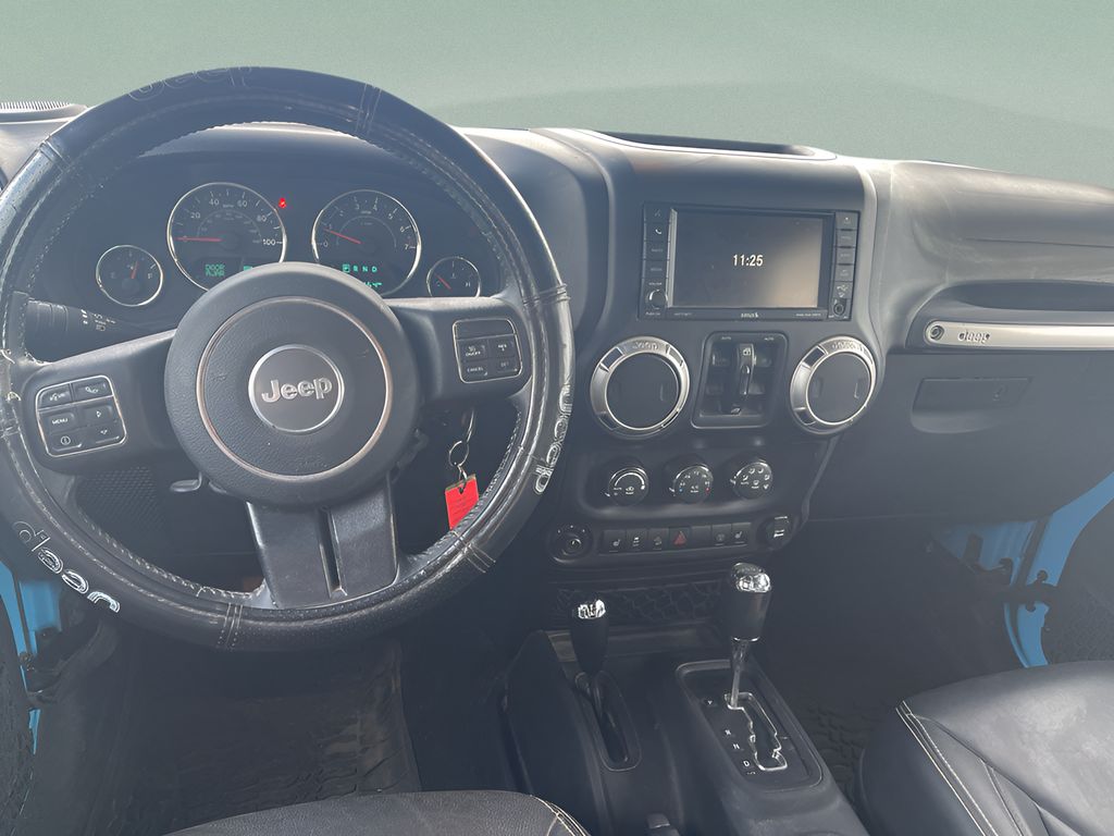 2017 Jeep Wrangler Unlimited Rubicon photo 8