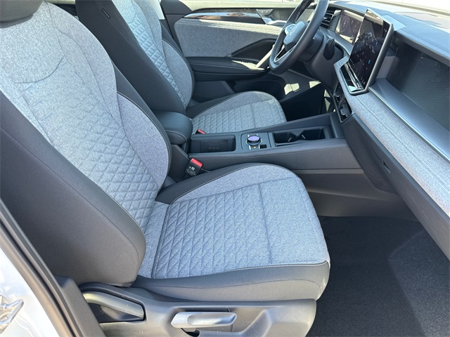 2025 Volkswagen Tiguan S photo 14