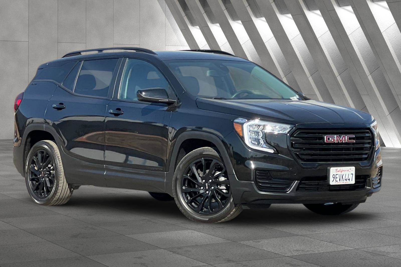 2023 GMC Terrain SLE's photo