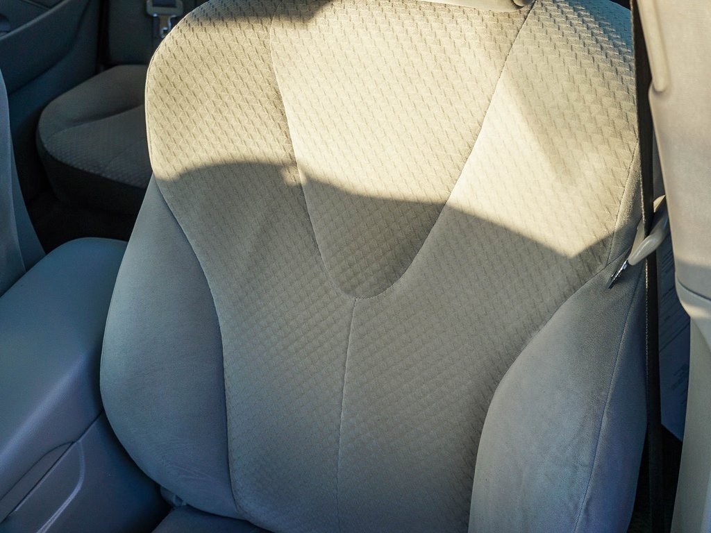 2007 Toyota Camry LE photo 18
