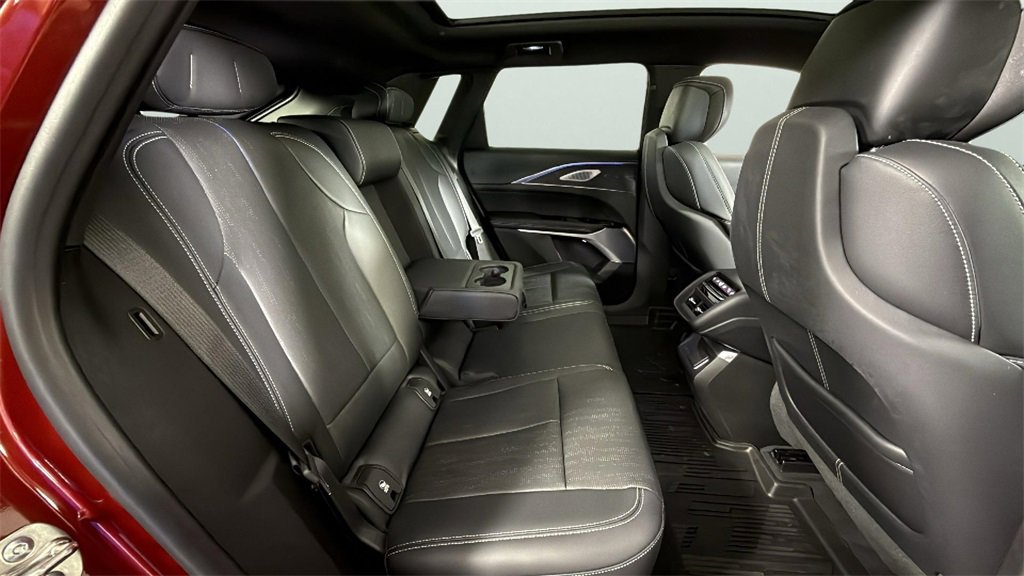 2024 Cadillac Lyriq Luxury photo 31