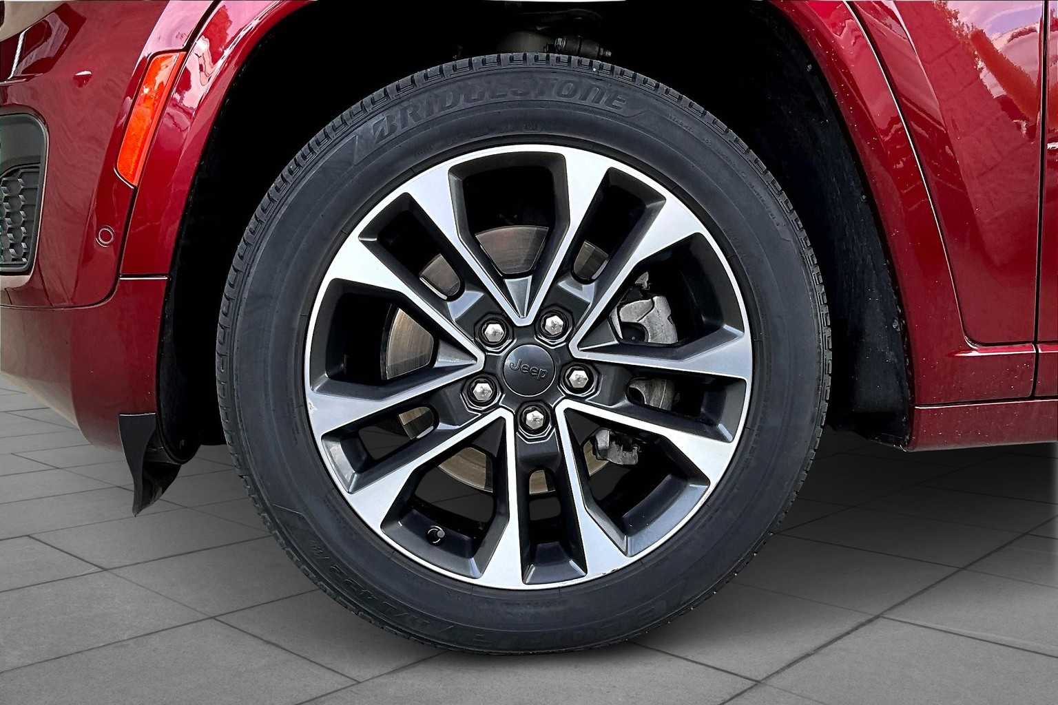 2023 Jeep Grand Cherokee Overland photo 10