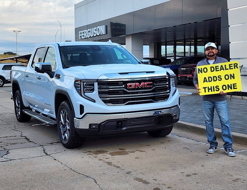 2026 GMC Sierra 1500 SLT's photo