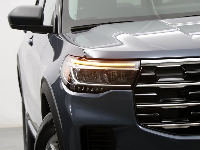 2025 Ford Explorer photo 4