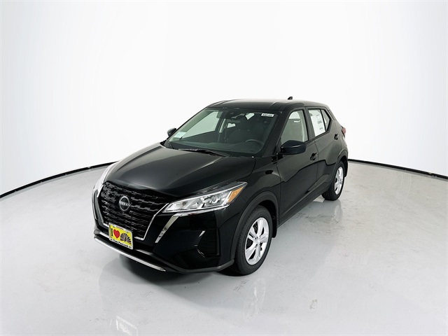 2024 Nissan Kicks S photo 3