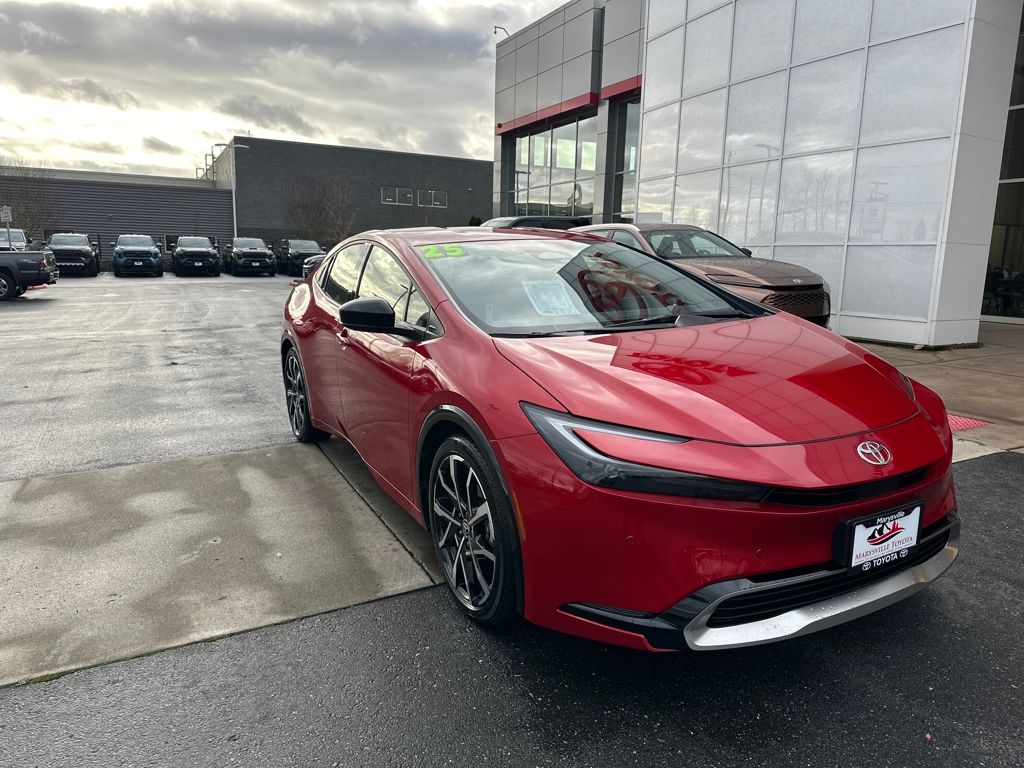 2025 Toyota Prius XSE's photo