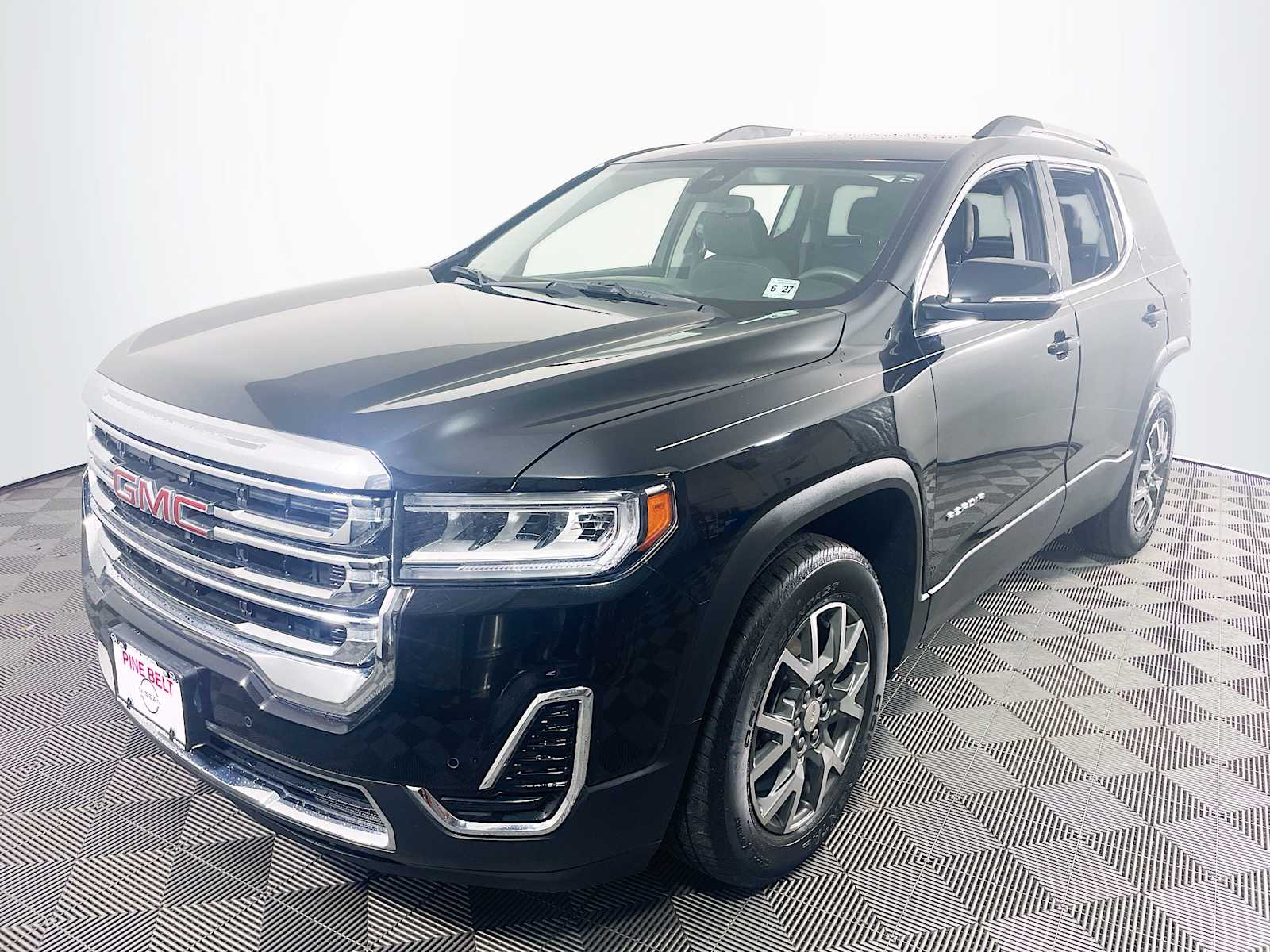 2022 GMC Acadia SLE's photo