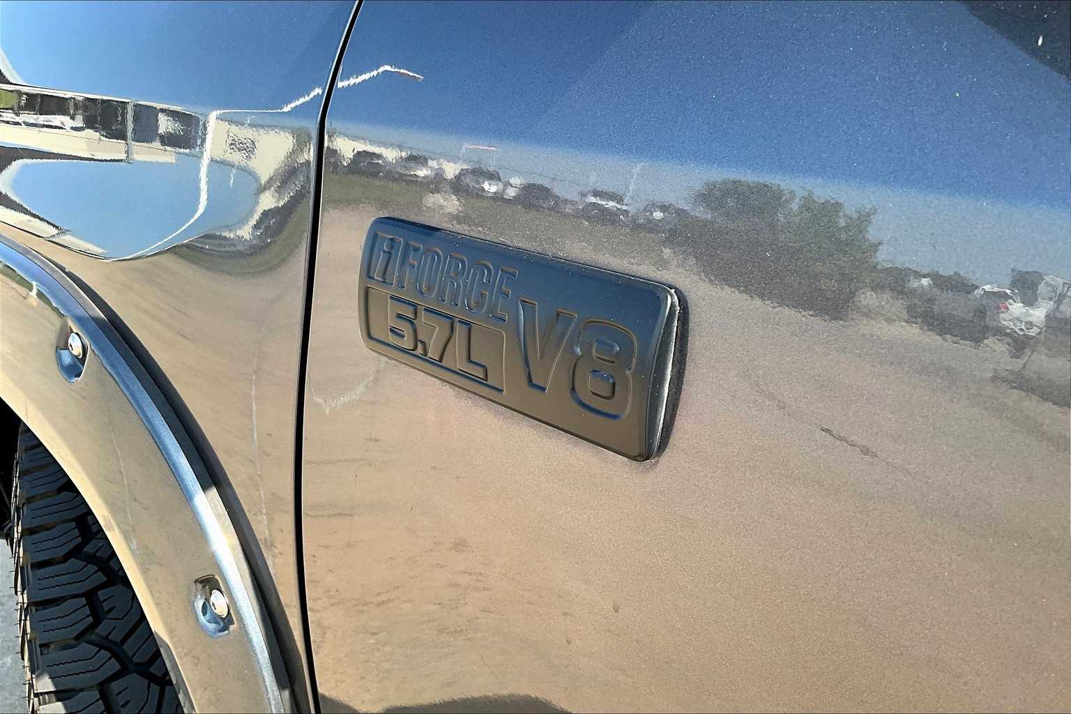2017 Toyota Tundra SR5 photo 30
