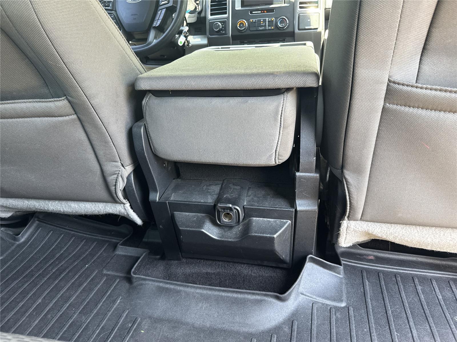 2016 Ford F-150 XLT photo 26