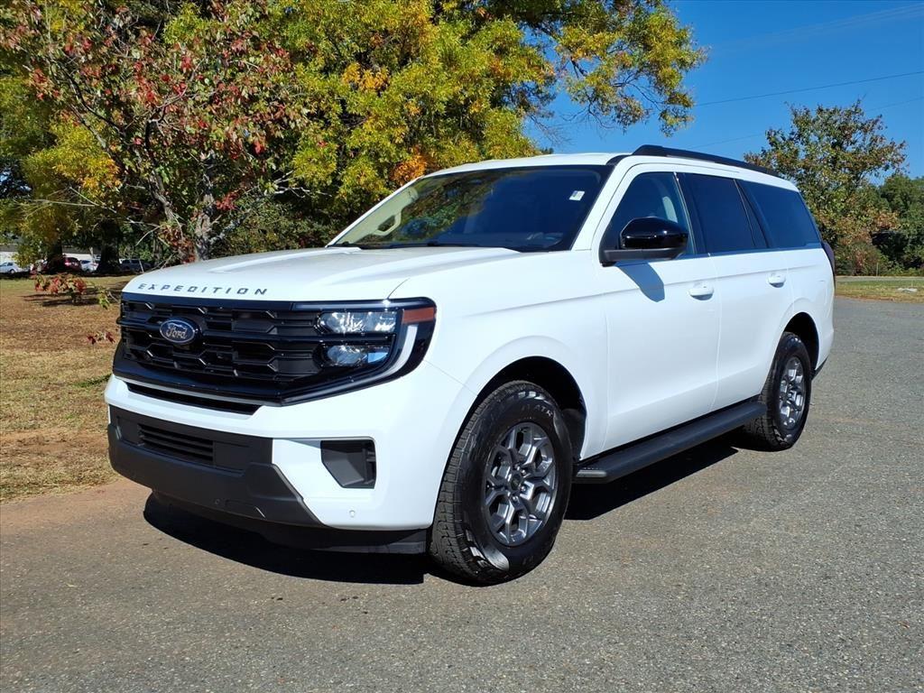 2025 Ford Expedition Active's photo