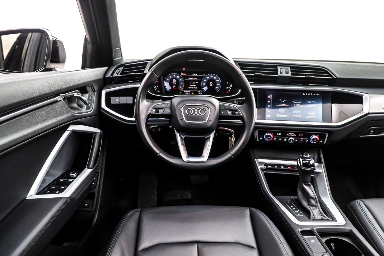 2022 Audi Q3 S line Premium 45 TFSI photo 2