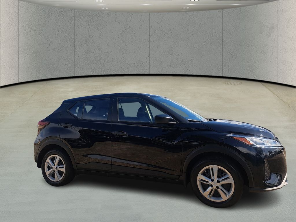 2024 Nissan Kicks S photo 4