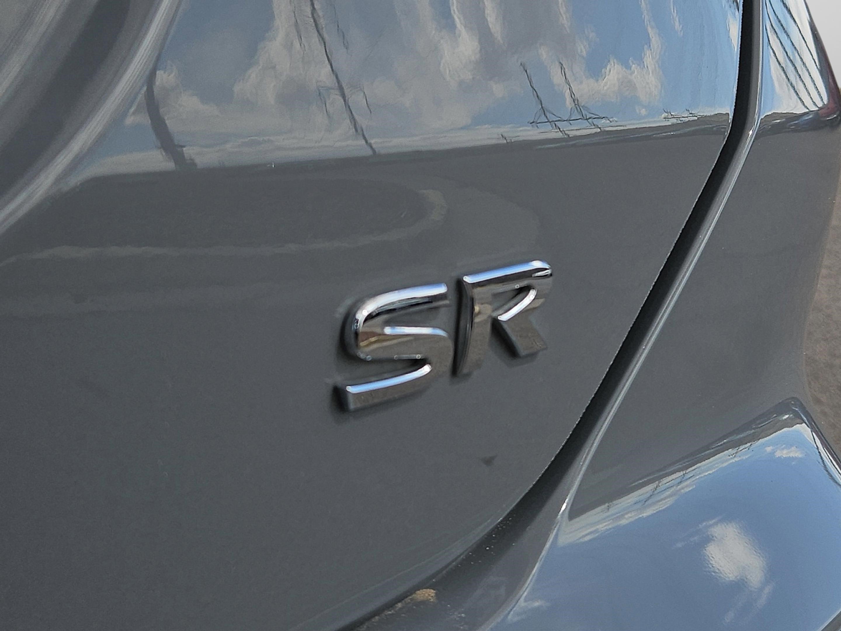 2023 Nissan Kicks SR photo 29