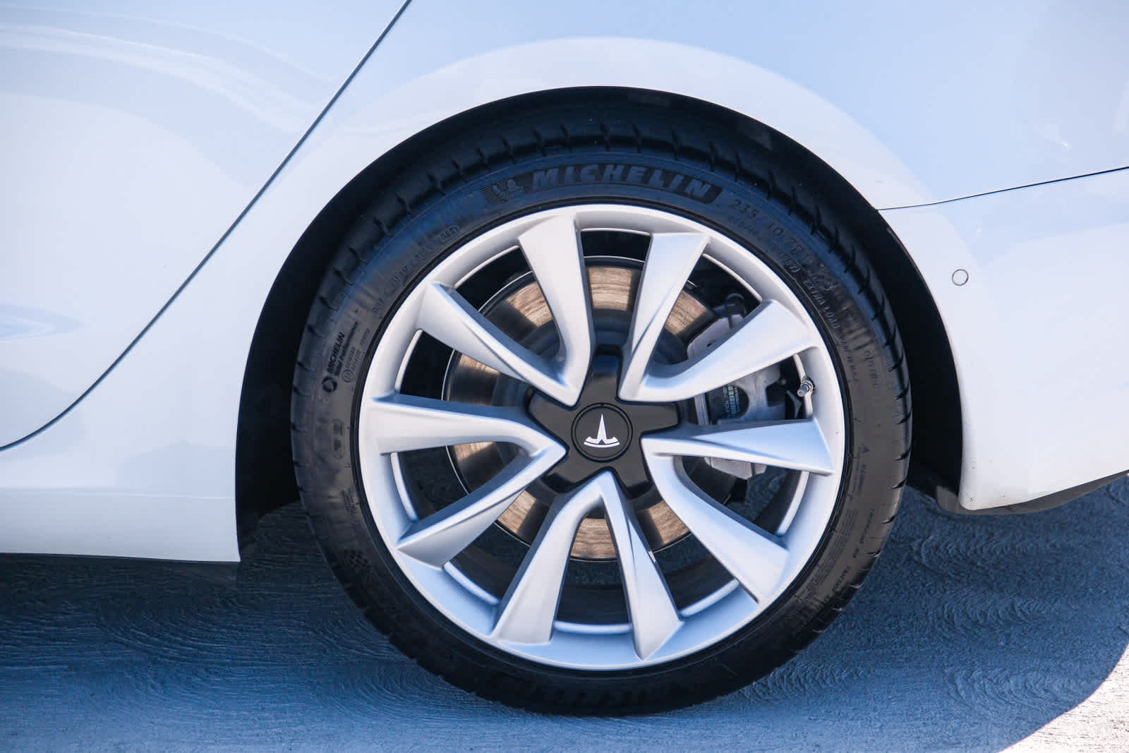 2018 Tesla Model 3 Long Range photo 9