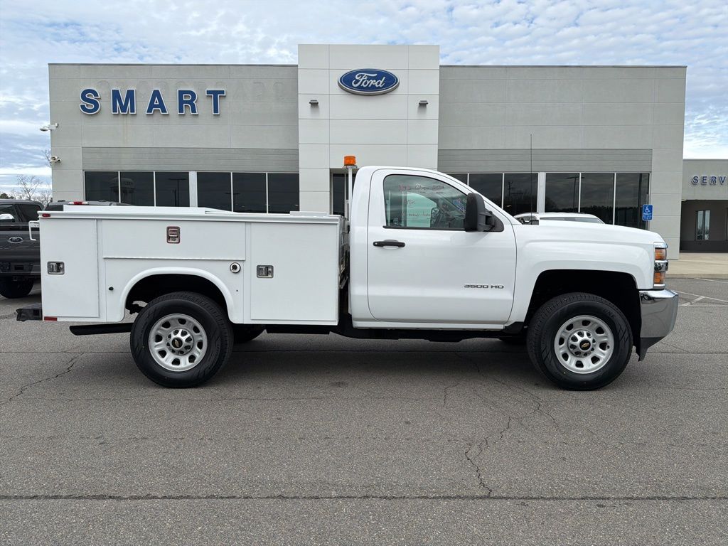 2016 Chevrolet Silverado 3500 Chassis Cab Work Truck's photo