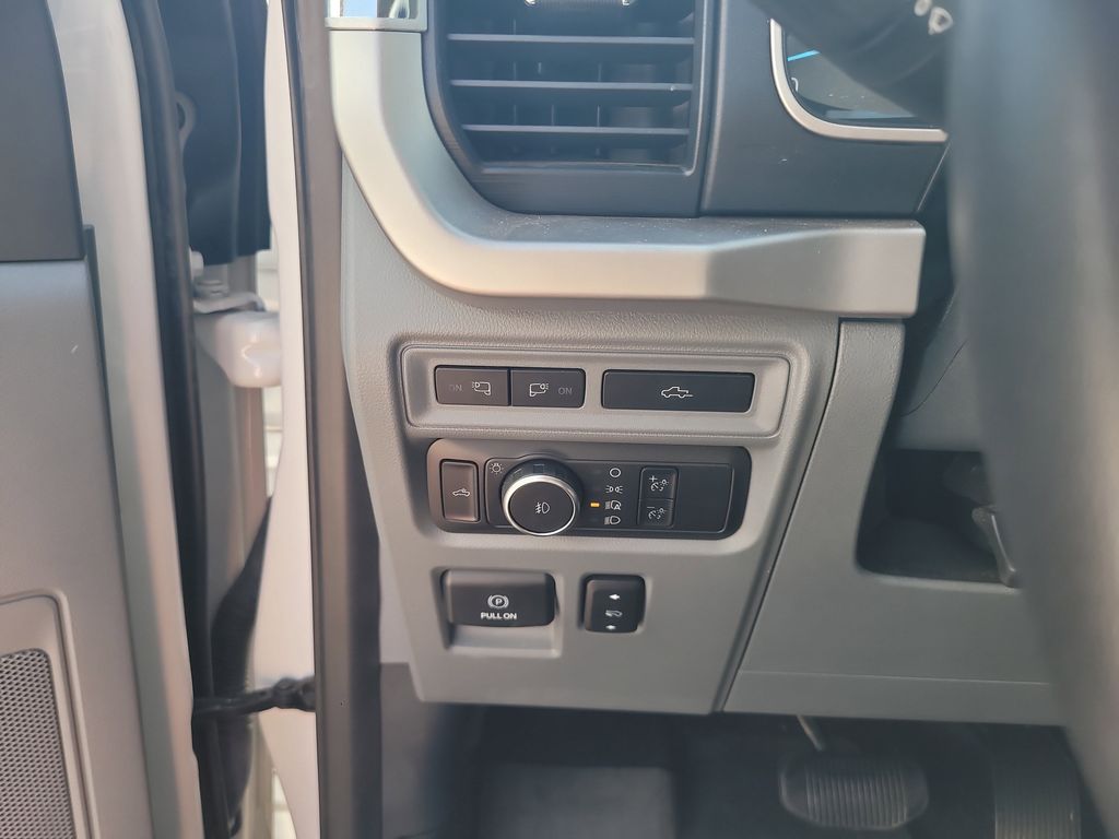 2022 Ford F-150 XLT photo 16